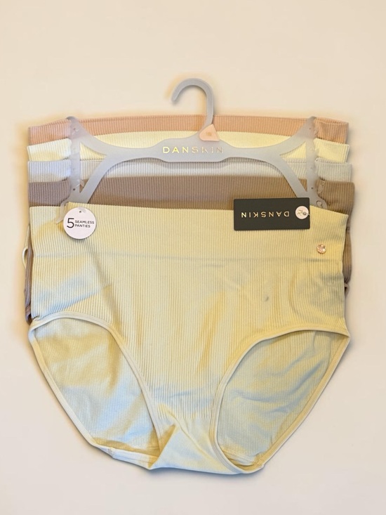 Danskin Other - 🫶🏻 Danskin Seamless Panties